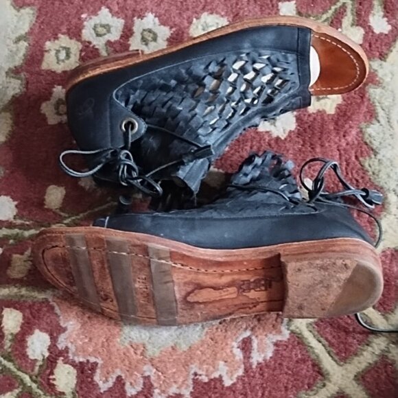 John Fluevog River Acre Black Leather Sandals 11 - Picture 10 of 13